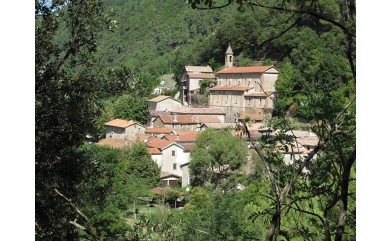 Le Chambon (30450) – Un village cévenol entre eau, forêts et histoire