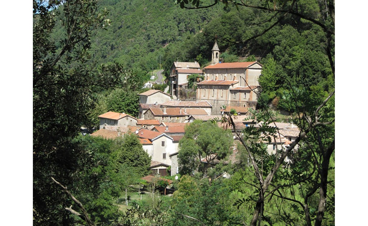 Le Chambon (30450) – Un village cévenol entre eau, forêts et histoire