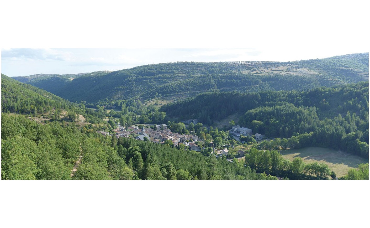 Alzon (30770) – Aux portes des Causses, entre la Vis, patrimoine roman et grands espaces