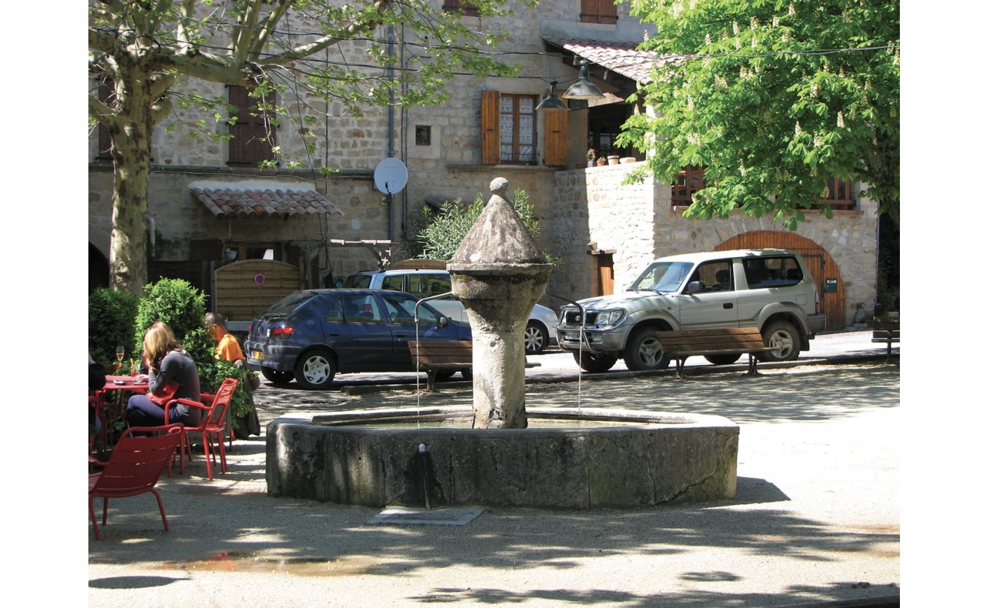 Les artistes mais aussi le village vous accueille à BANNE ce mercredi à partir de 15h 